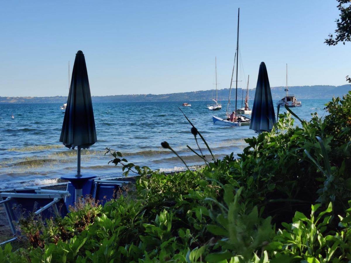 Villa "Lago Blu" Vista Lago Di Bracciano, Con Vasca Idromassaggio Esterna Trevignano Romano Εξωτερικό φωτογραφία