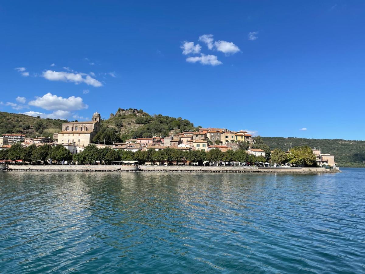 Villa "Lago Blu" Vista Lago Di Bracciano, Con Vasca Idromassaggio Esterna Trevignano Romano Εξωτερικό φωτογραφία