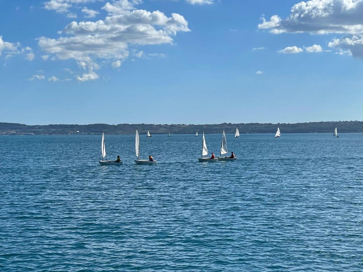 Villa "Lago Blu" Vista Lago Di Bracciano, Con Vasca Idromassaggio Esterna Trevignano Romano Εξωτερικό φωτογραφία