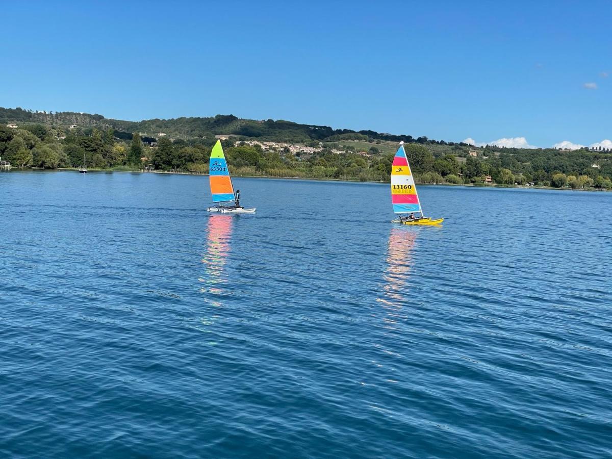 Villa "Lago Blu" Vista Lago Di Bracciano, Con Vasca Idromassaggio Esterna Trevignano Romano Εξωτερικό φωτογραφία